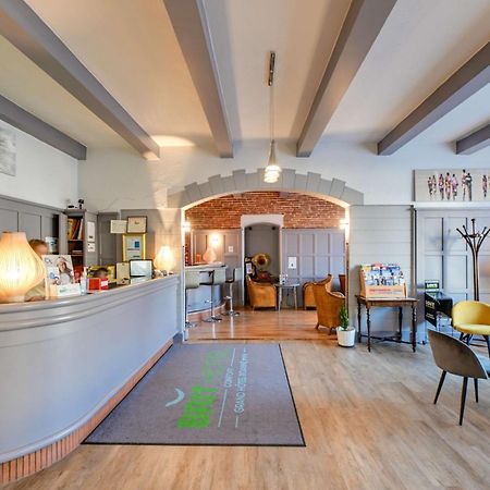 Brit Hotel Roanne - Le Grand Hotel Bagian luar foto