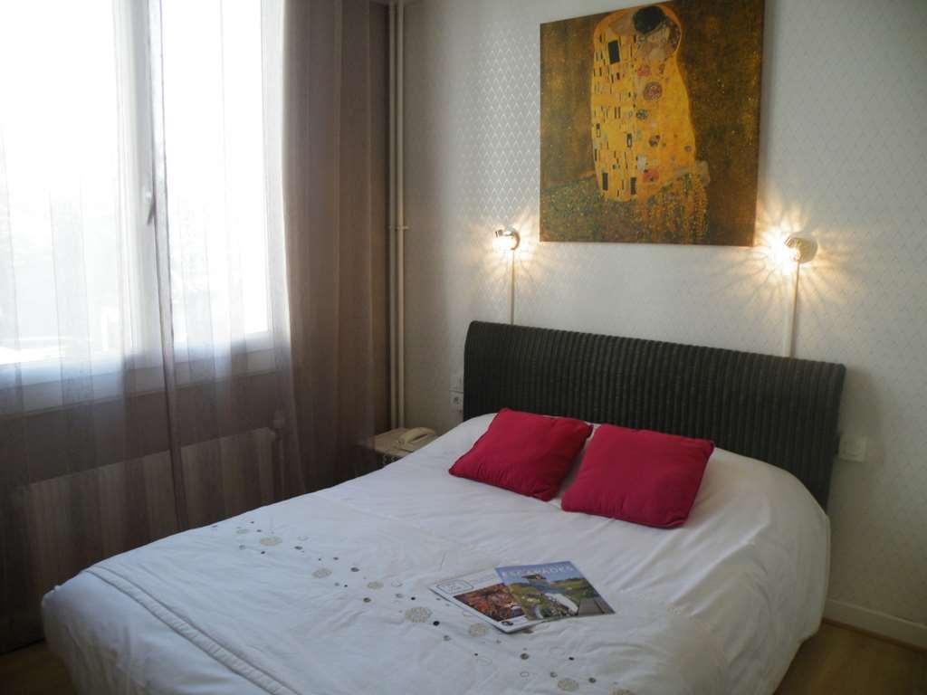 Brit Hotel Roanne - Le Grand Hotel Ruang foto