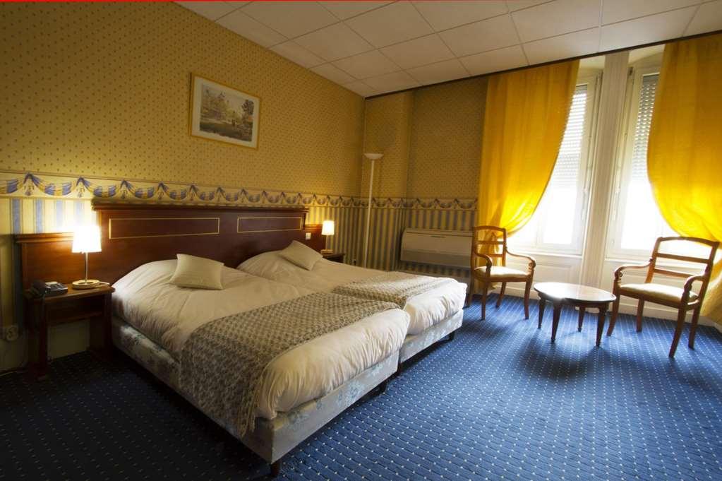 Brit Hotel Roanne - Le Grand Hotel Ruang foto