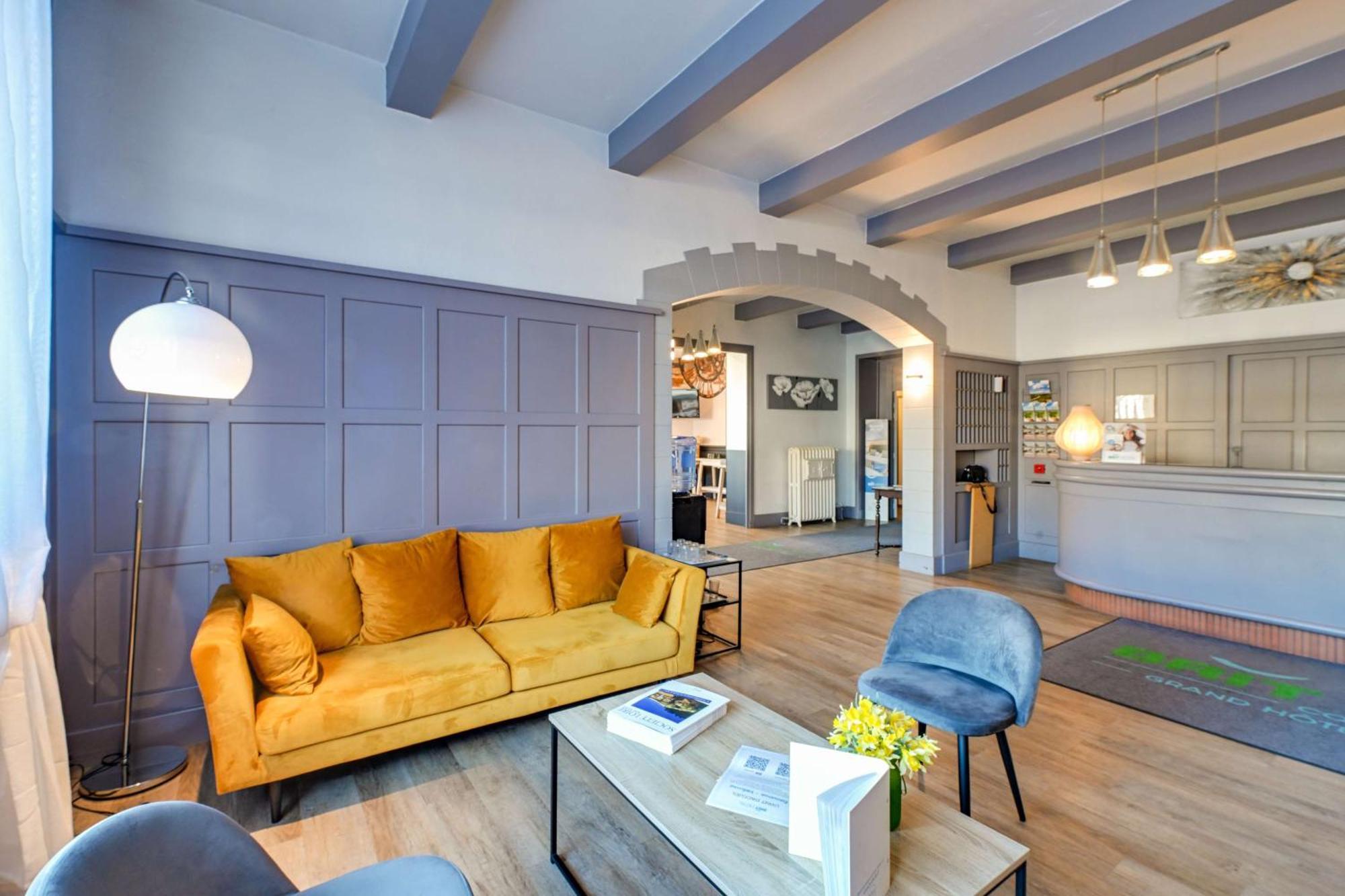 Brit Hotel Roanne - Le Grand Hotel Bagian luar foto