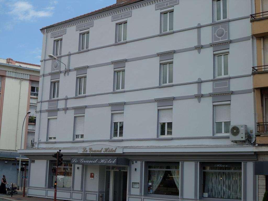 Brit Hotel Roanne - Le Grand Hotel Bagian luar foto
