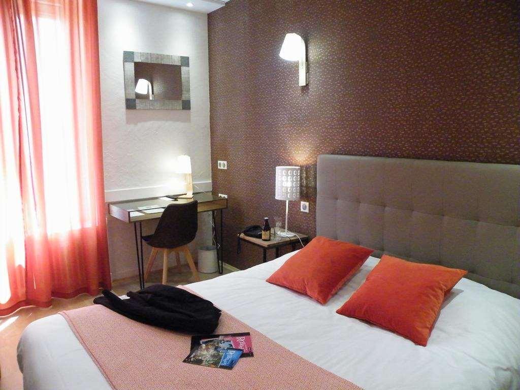 Brit Hotel Roanne - Le Grand Hotel Ruang foto