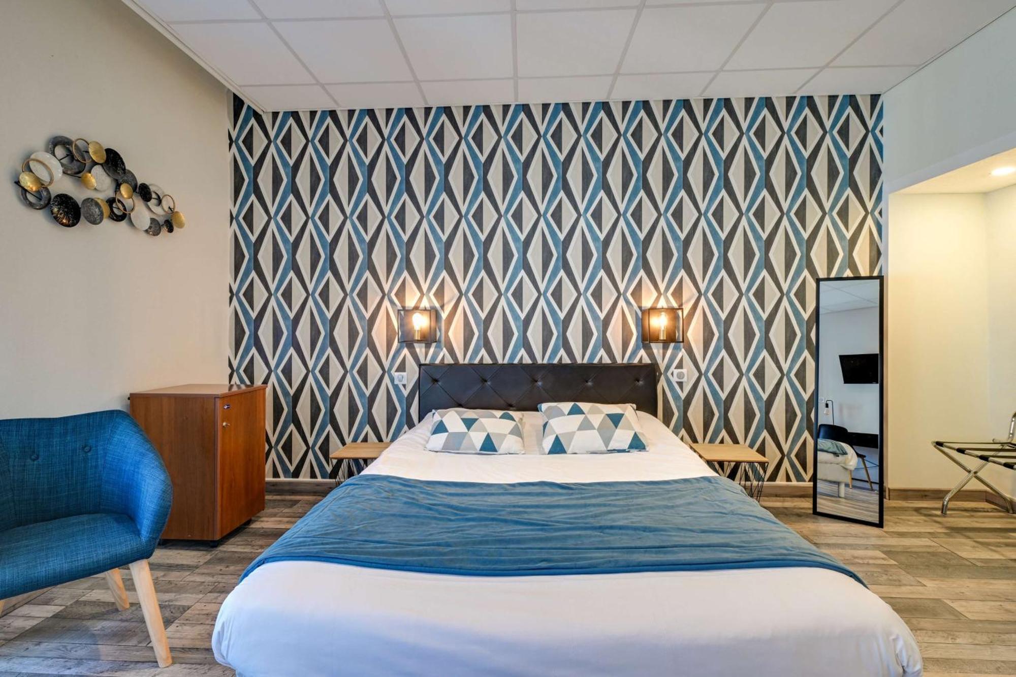 Brit Hotel Roanne - Le Grand Hotel Bagian luar foto