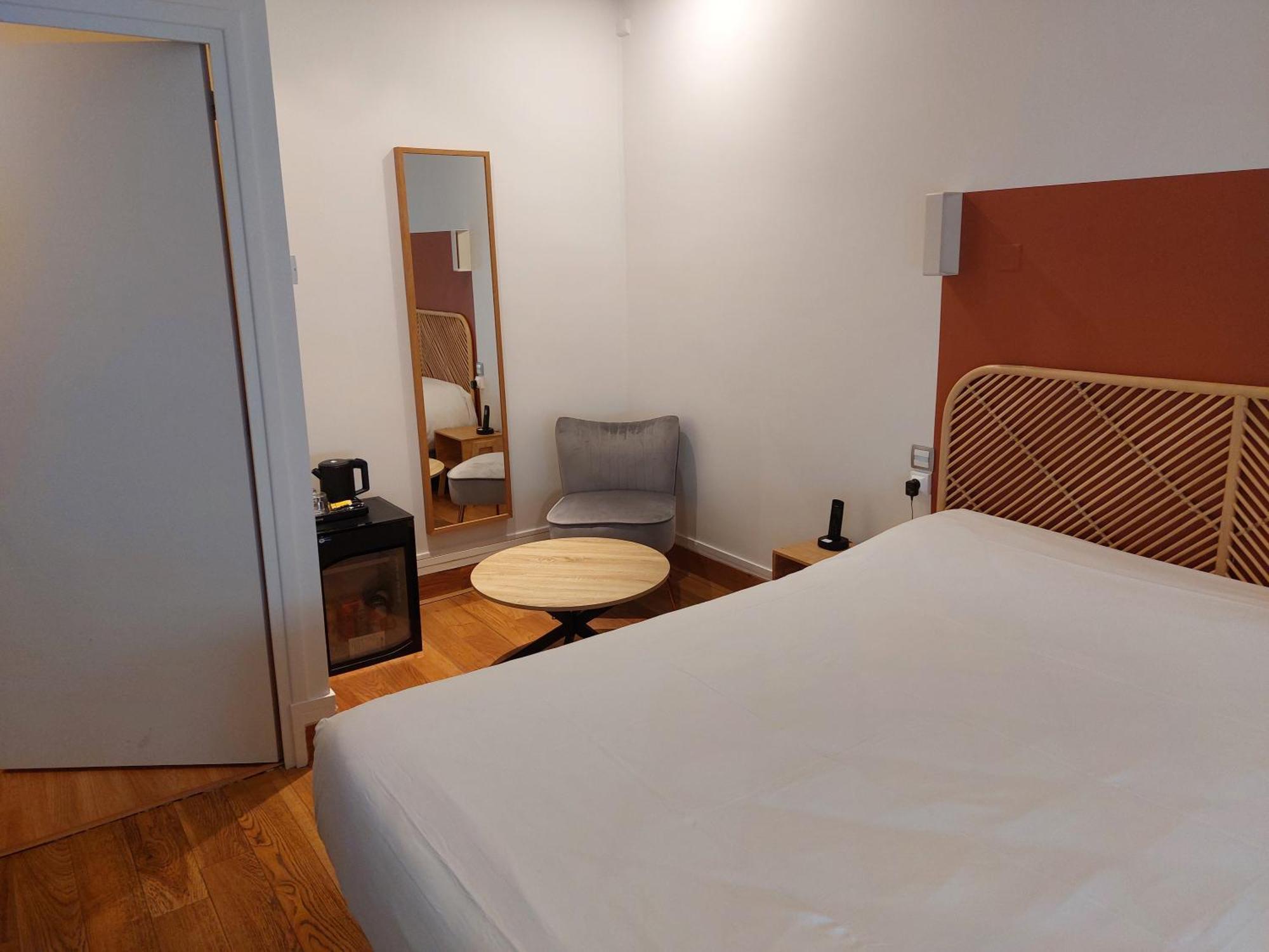 Brit Hotel Roanne - Le Grand Hotel Bagian luar foto