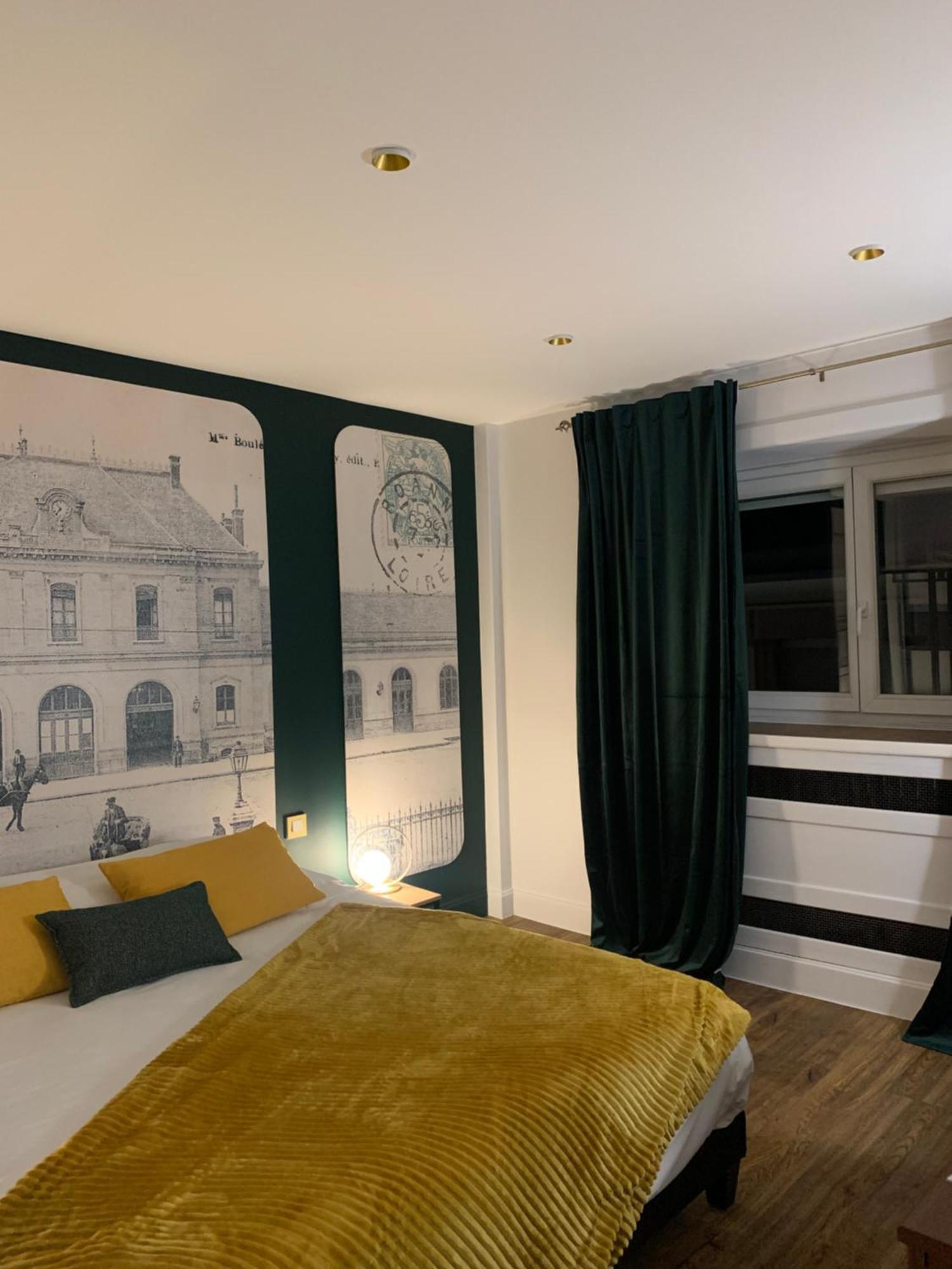 Brit Hotel Roanne - Le Grand Hotel Bagian luar foto