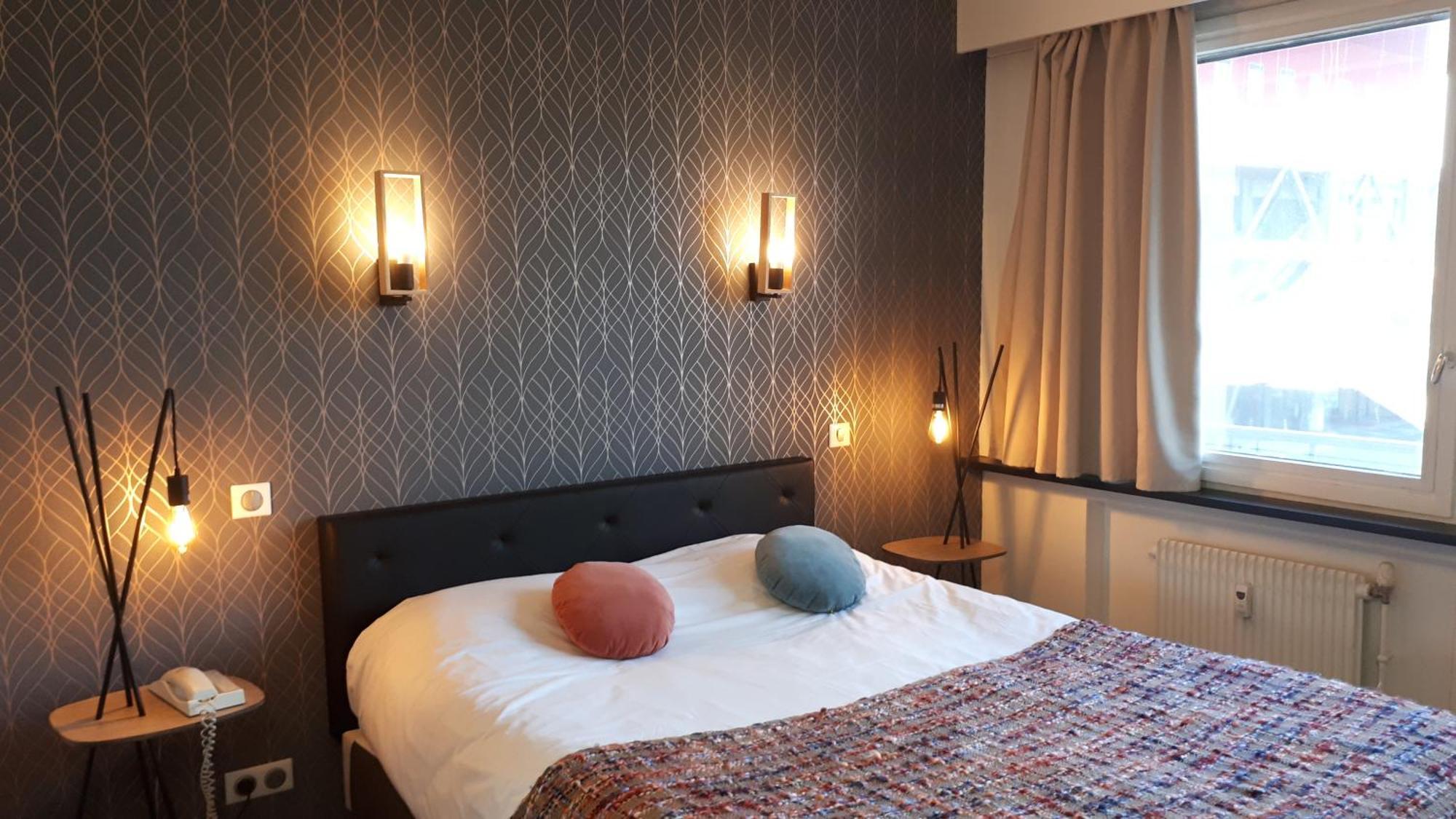 Brit Hotel Roanne - Le Grand Hotel Bagian luar foto