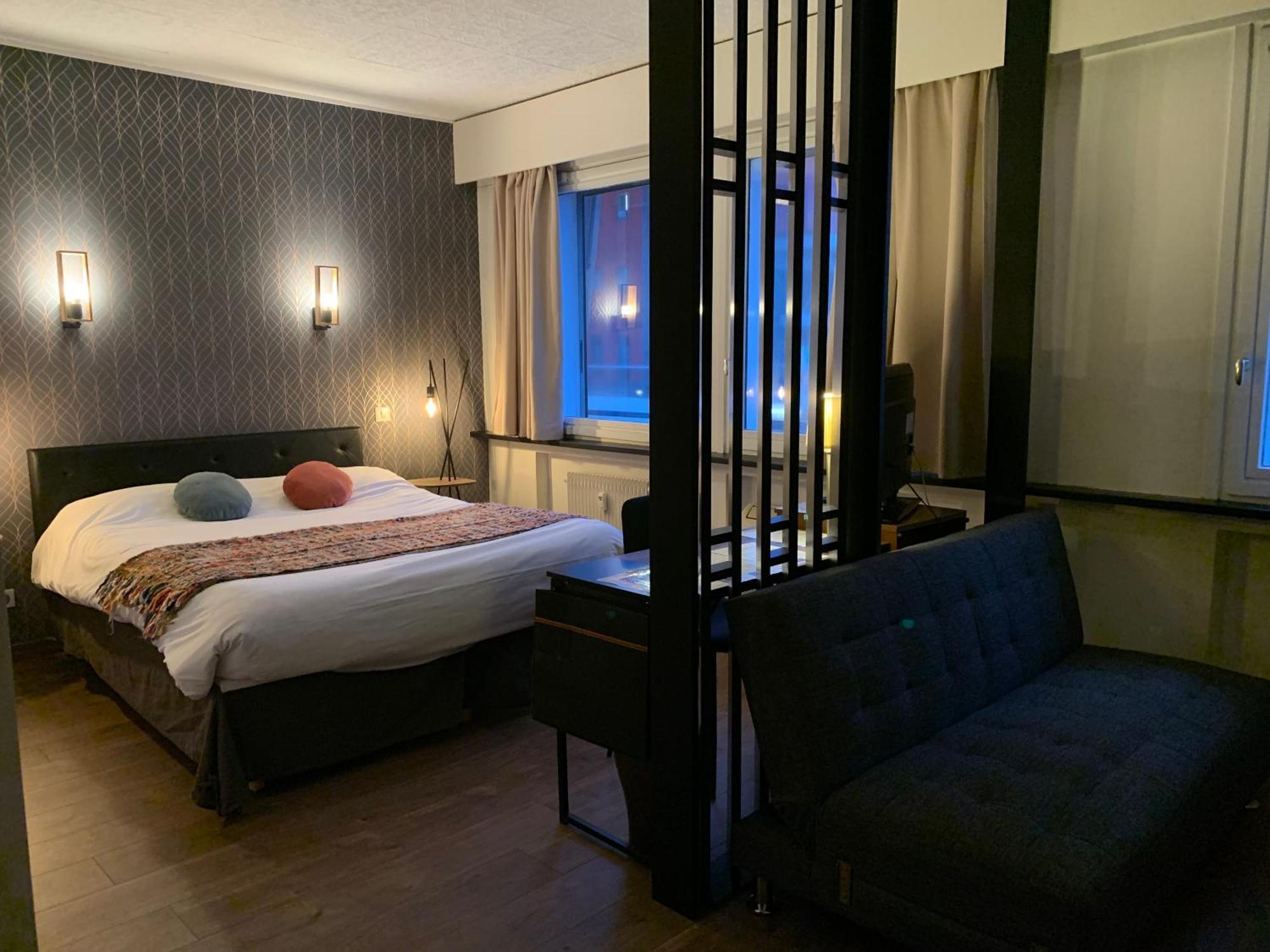 Brit Hotel Roanne - Le Grand Hotel Bagian luar foto