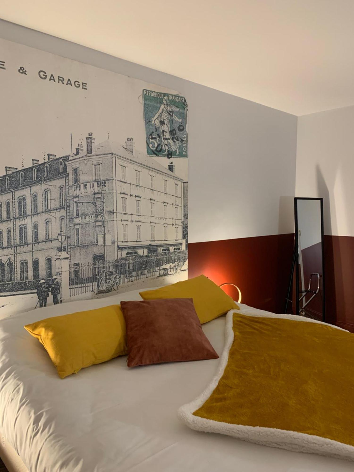 Brit Hotel Roanne - Le Grand Hotel Bagian luar foto