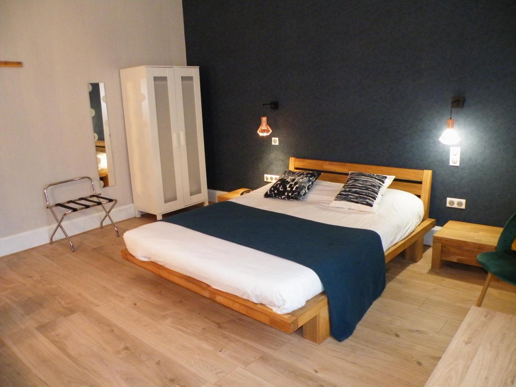 Brit Hotel Roanne - Le Grand Hotel Bagian luar foto